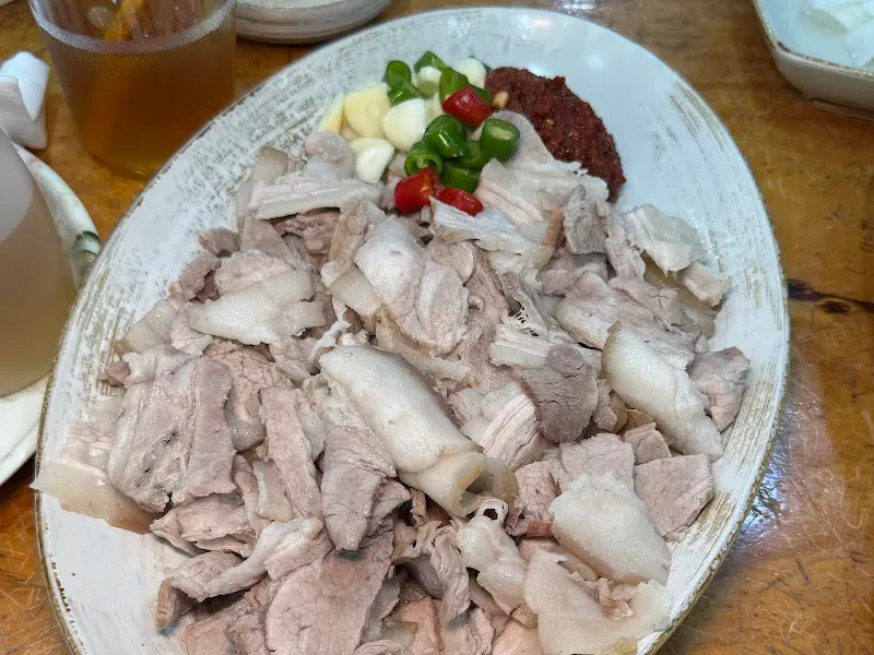 수육 한 상 차림