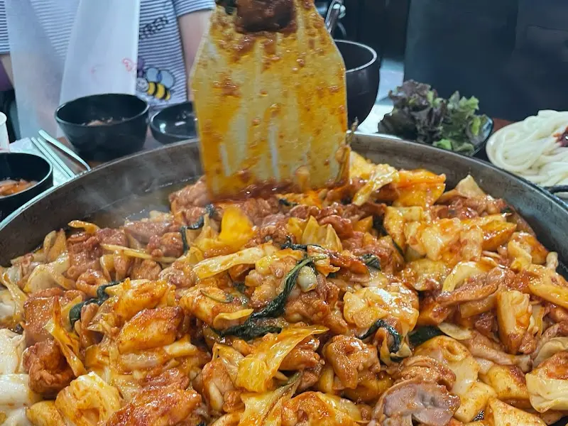 철판 닭갈비 완성된 모습