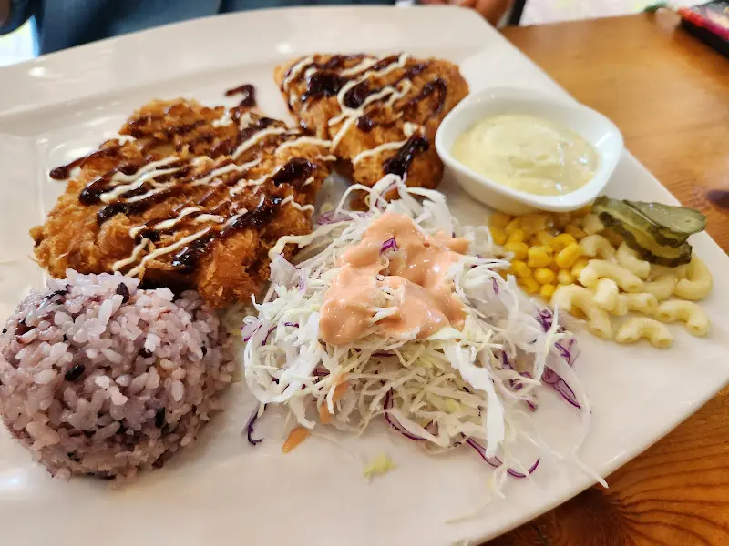 돈까스와 샐러드