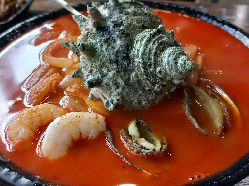 해산물이 푸짐하게 들어간 일출봉 짬뽕