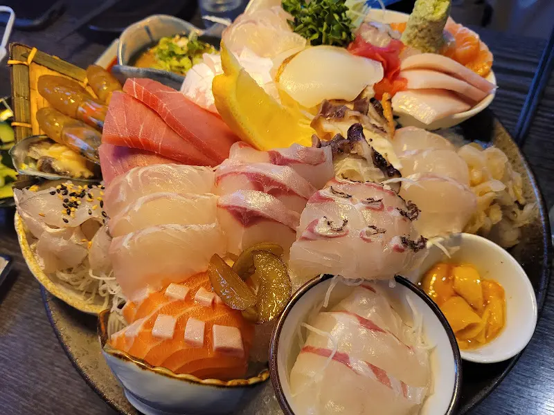 싱싱한 해산물이 가득한 이츠모리