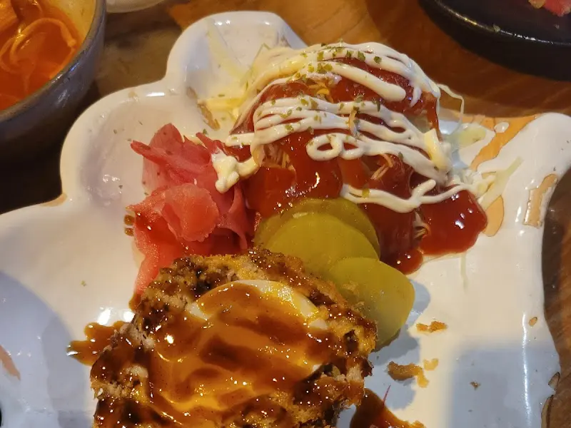 이츠모리의 맛깔스러운 곁들임 메뉴