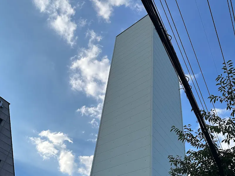 송림식당 옆에 위치한 주차 타워