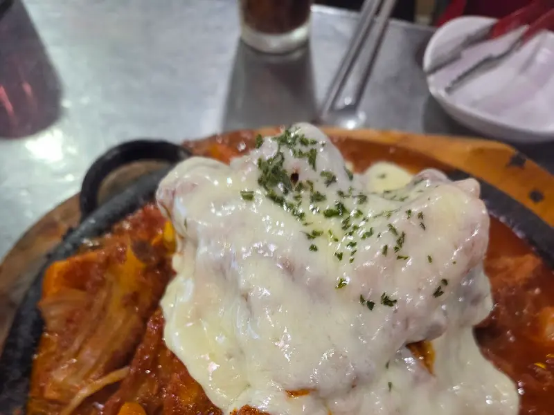 치즈 폭탄 김치등갈비찜