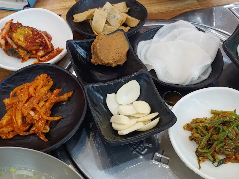 다양한 밑반찬 클로즈업