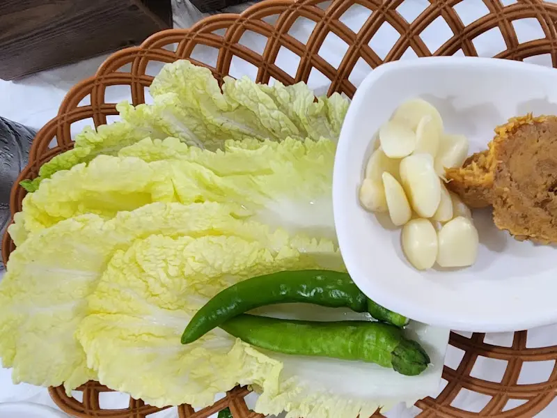 쌈 채소와 양념