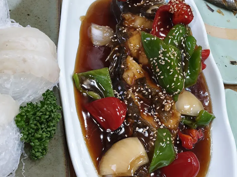 달콤 짭짤한 맛이 일품인 생선조림