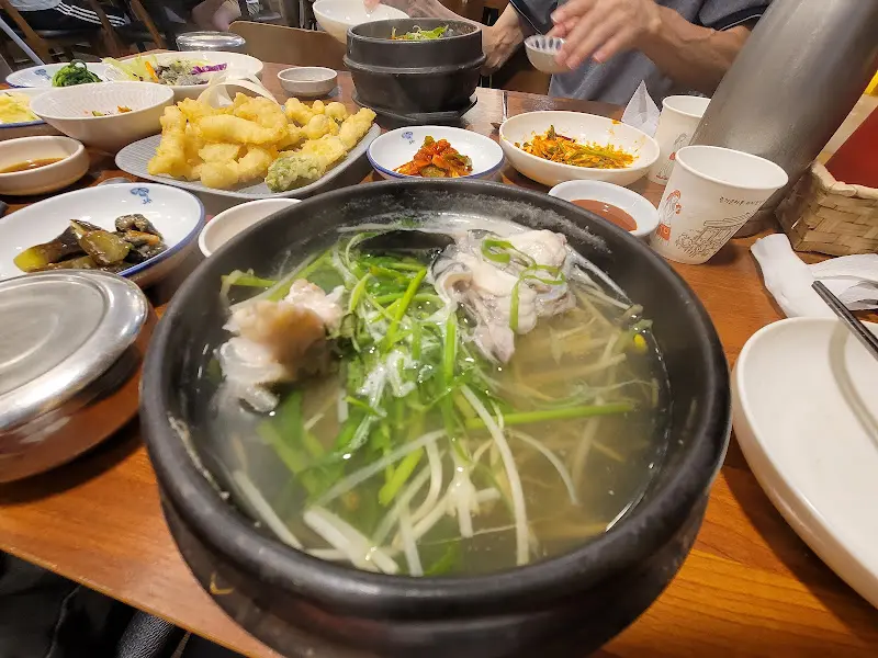 푸짐한 복국 상차림