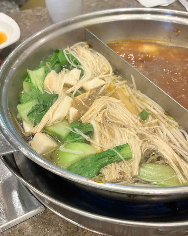 샤브샤브와 함께 즐길 수 있는 닭강정