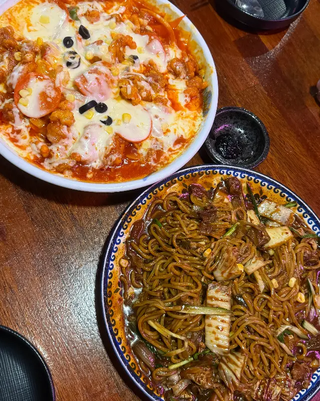 김피탕과 해물돌짜장