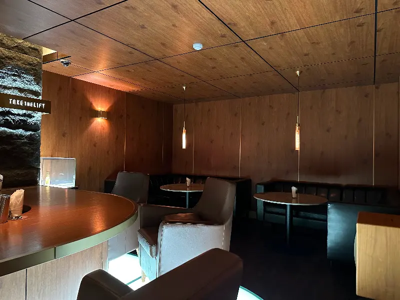 테이크 더 리프트 내부 전경