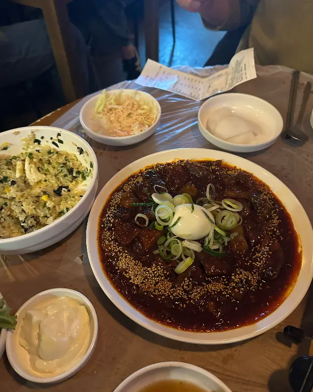 매운 불스지 한상차림