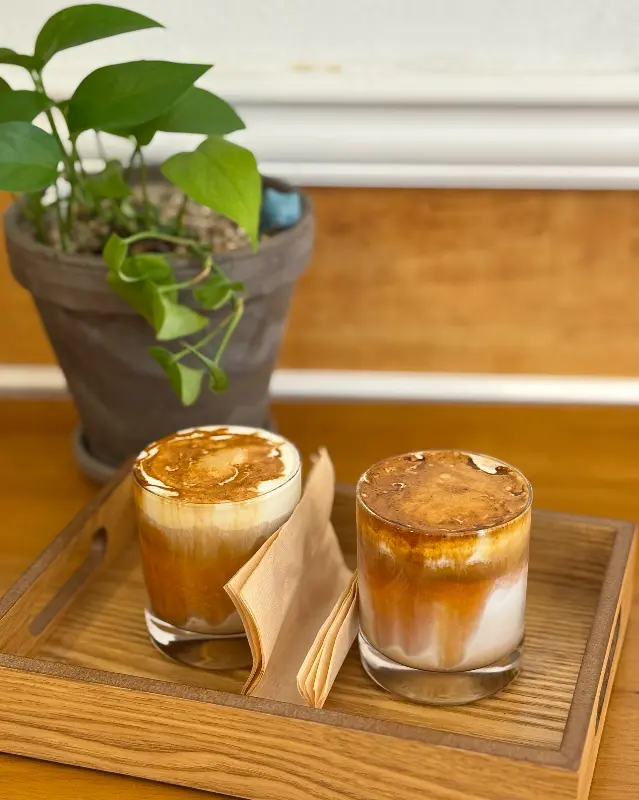 아몬드 플랫의 아름다운 모습