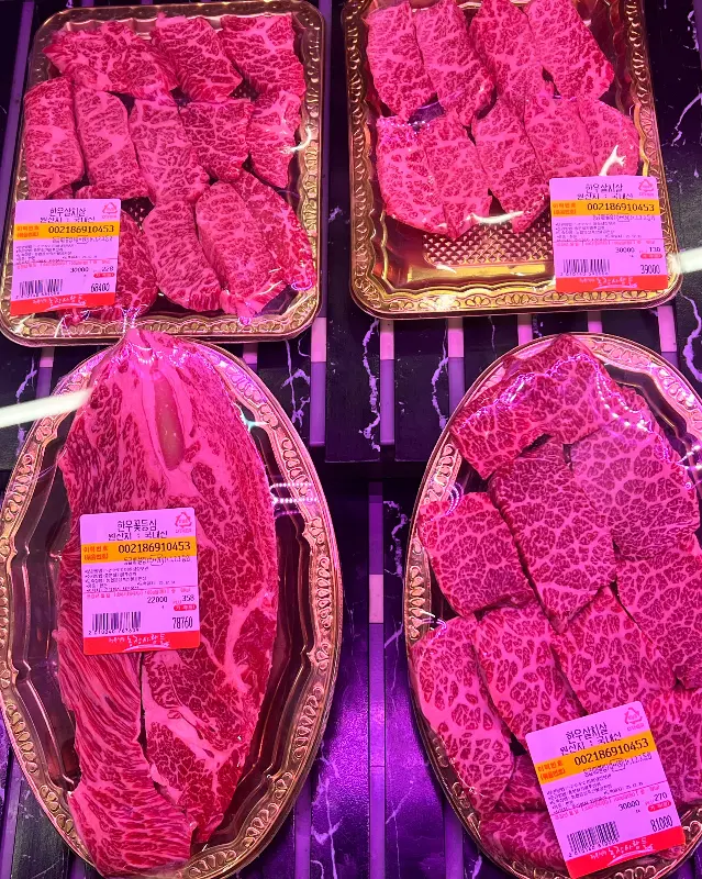 농장사람들의 신선한 고기