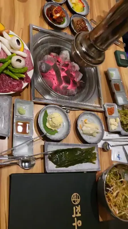 푸짐하게 차려진 한 상 차림