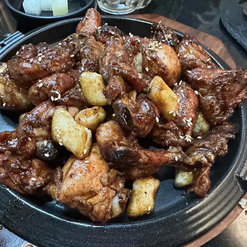 윤기가 좌르르 흐르는 양념구이