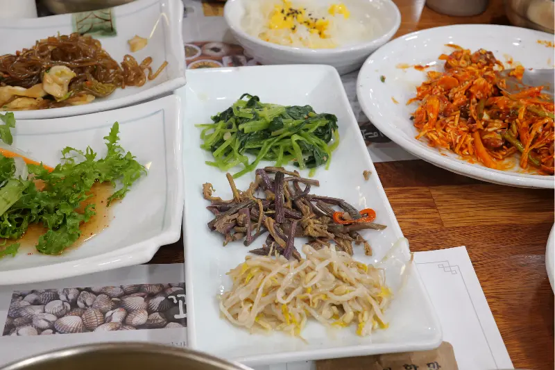 미꼬담의 정갈한 반찬