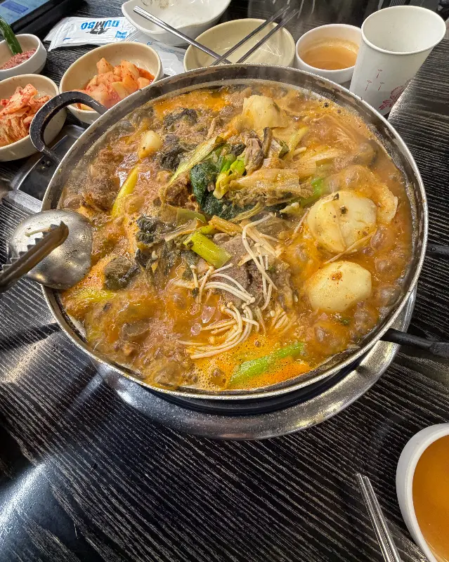 감자탕 속 큼지막한 감자