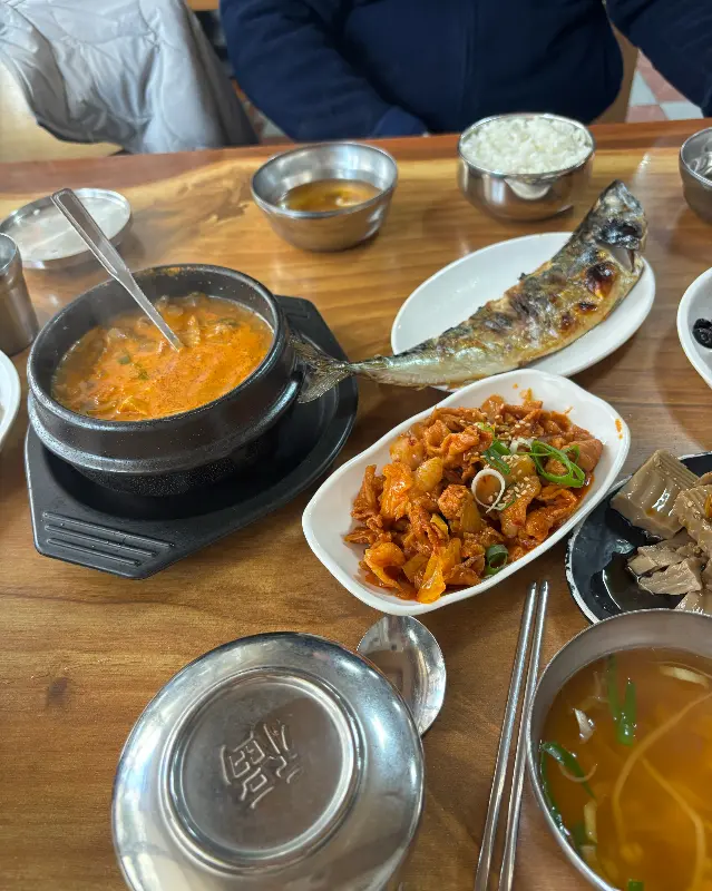 갈치구이, 제육볶음, 김치찌개