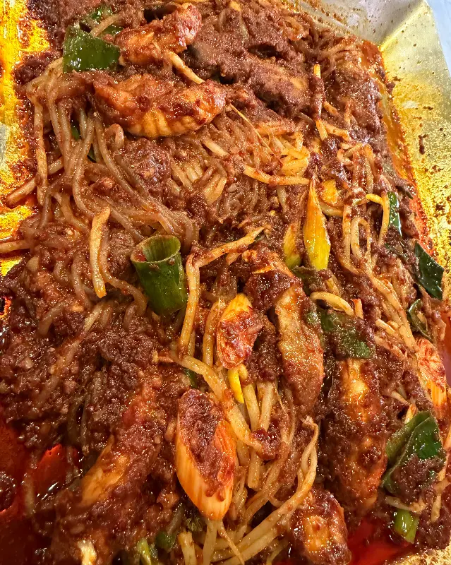 매콤한 양념과 탱글탱글한 복어살의 조화