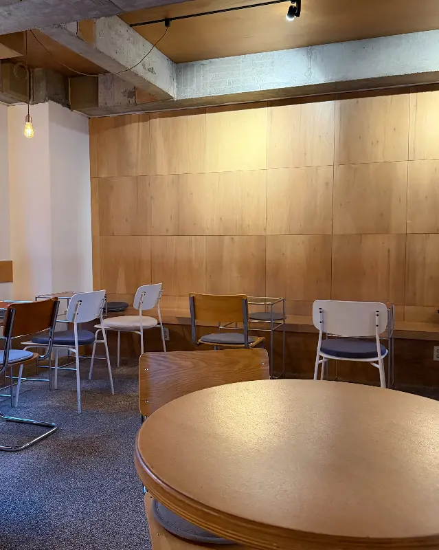 카페 내부 테이블