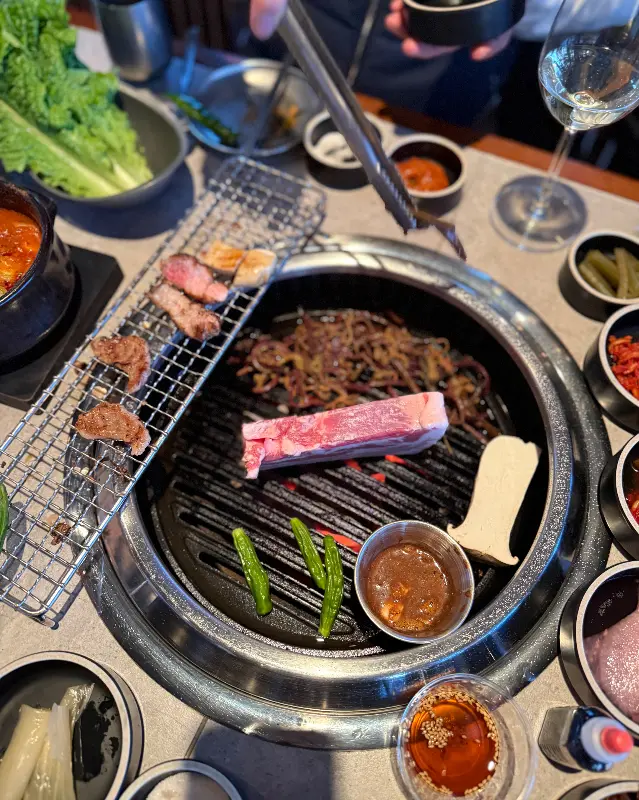 고기와 함께 즐기는 회