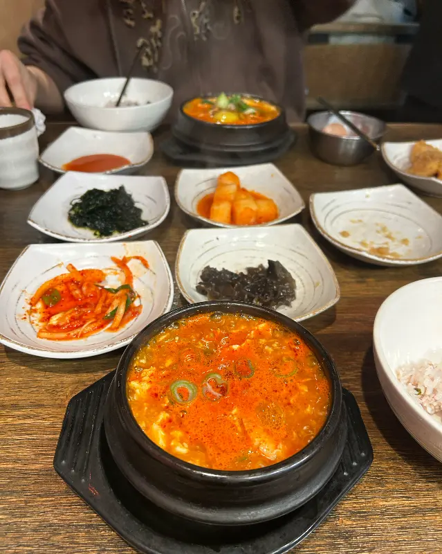 얼큰한 순두부찌개