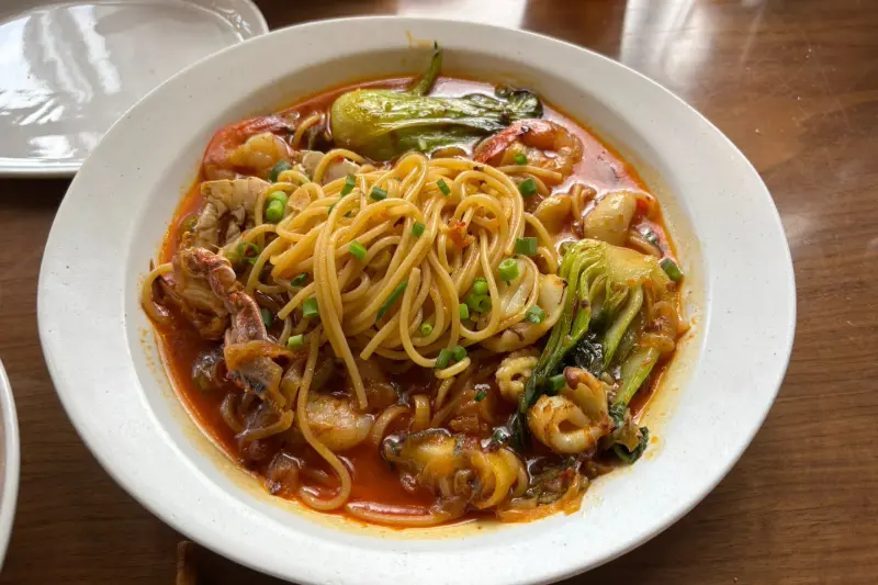 해산물이 듬뿍 들어간 파스타