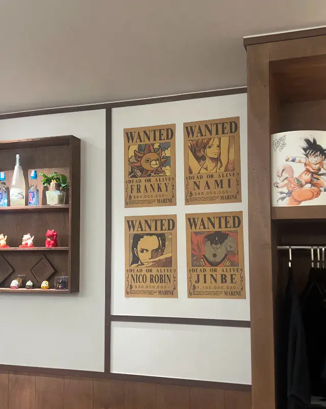 아기자기한 소품들로 장식된 가게 내부