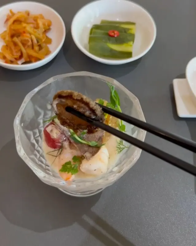 정갈하게 담긴 에피타이저