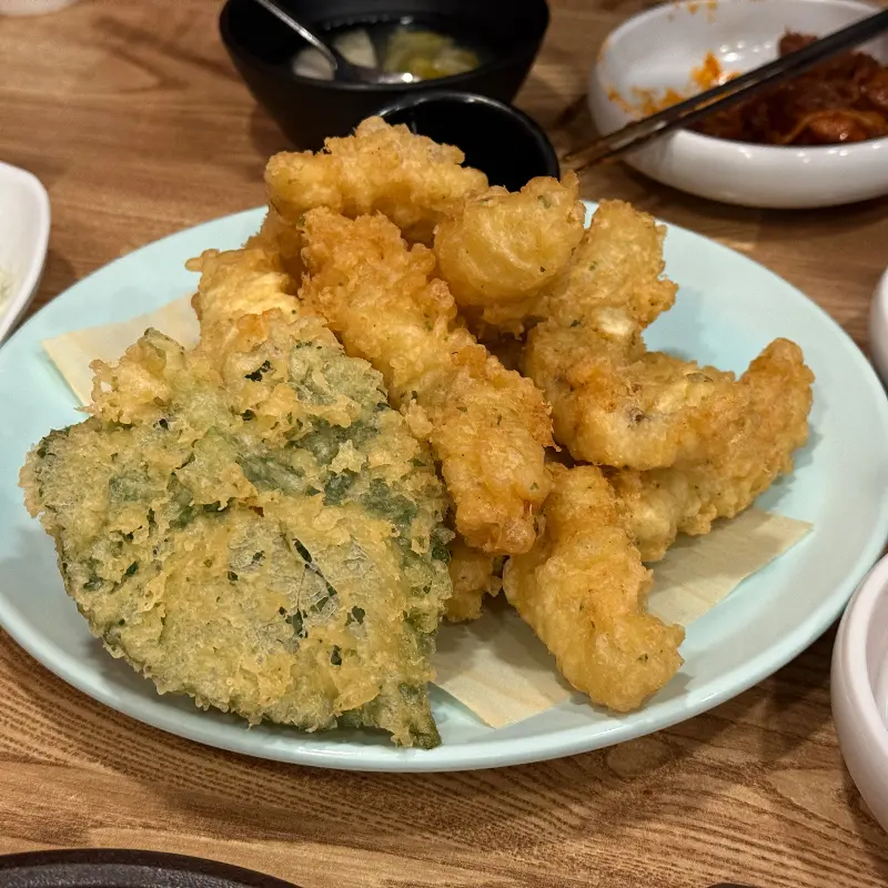 바삭하고 촉촉한 복어 튀김