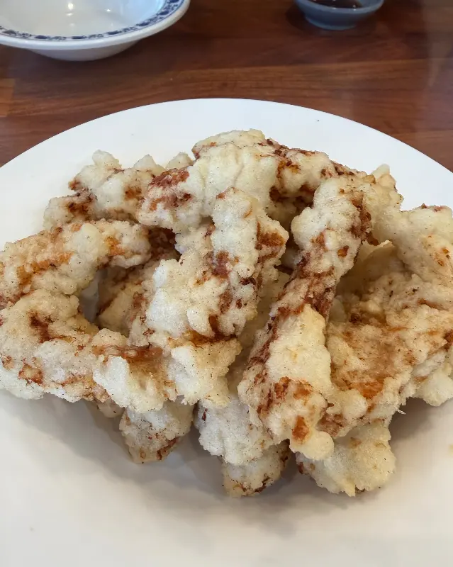 뽀얀 튀김옷을 입은 탕수육