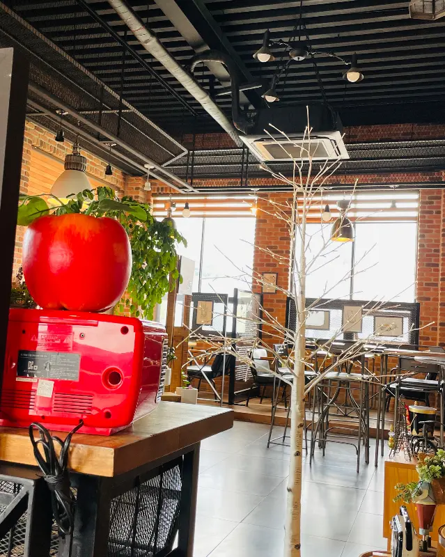 카페 내부 인테리어