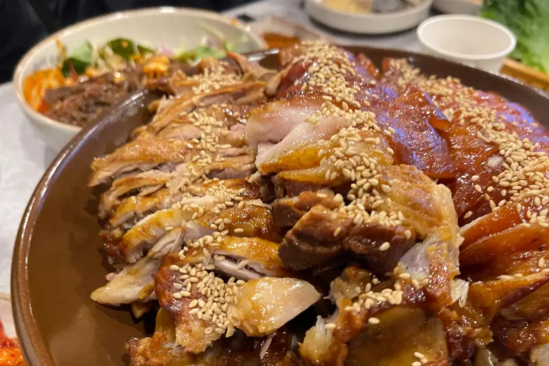 윤기가 흐르는 족발