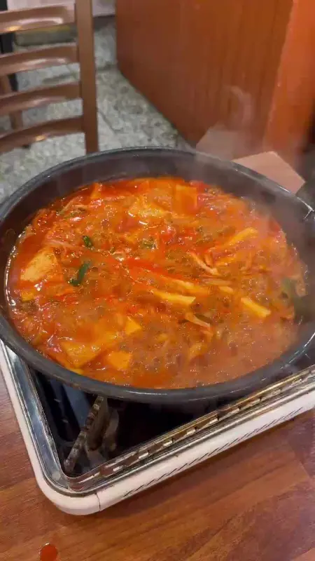 보글보글 끓는 떡볶이