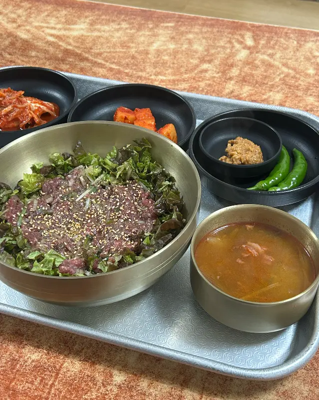 맛있는 국밥 한 상