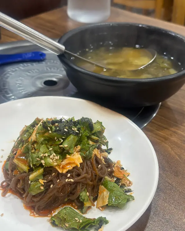 매콤달콤한 막국수