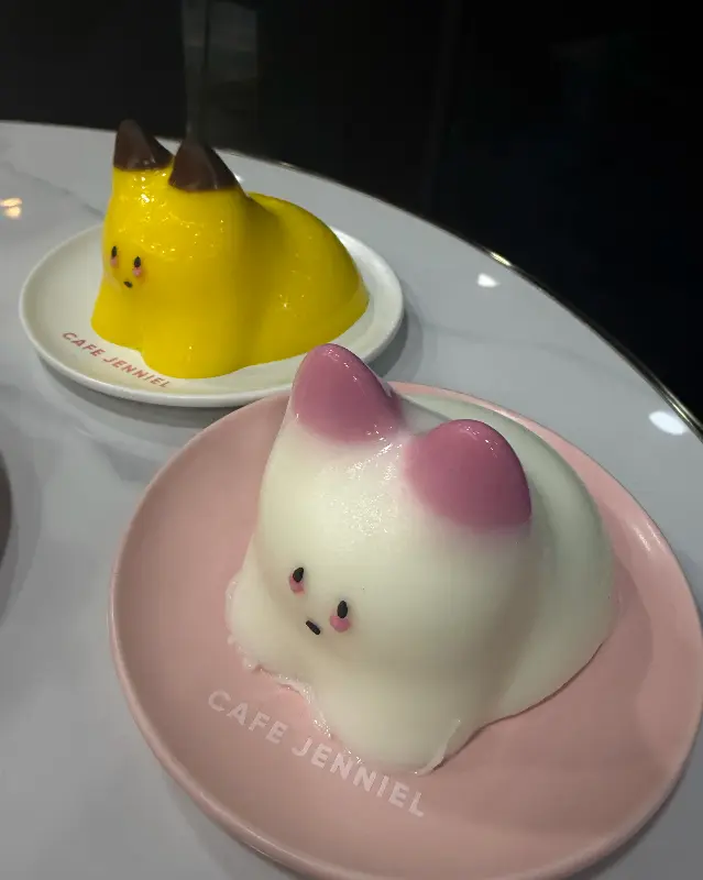 귀여운 고양이 모양 푸딩