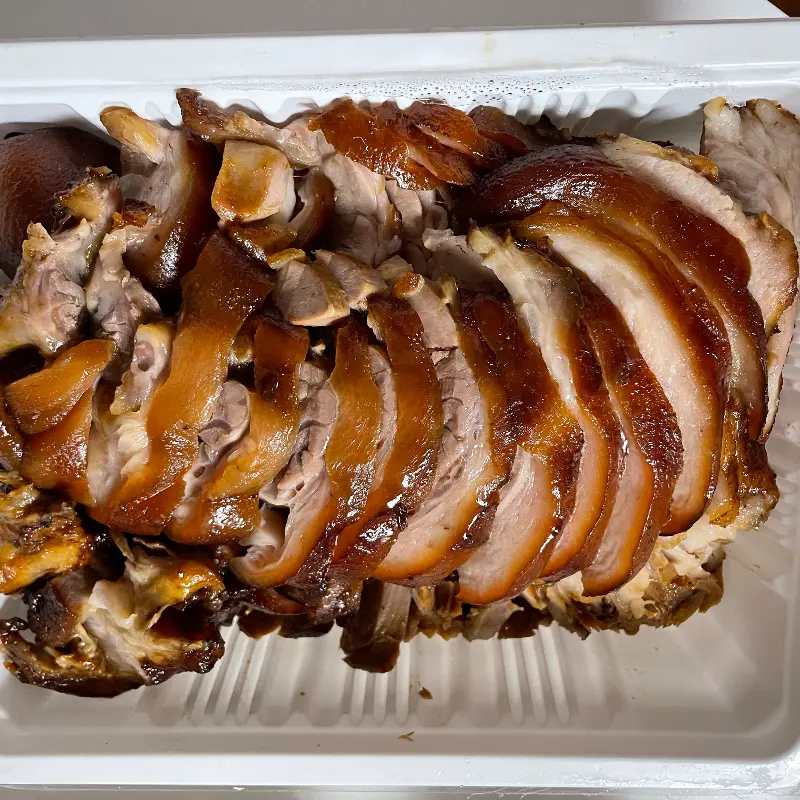 윤기가 흐르는 족발 단면