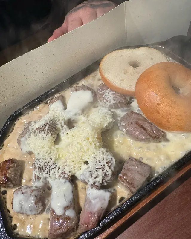 스테이크와 볶음밥