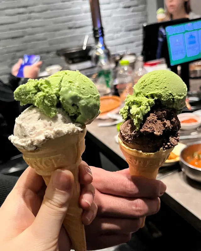 후식으로 제공되는 고급 아이스크림