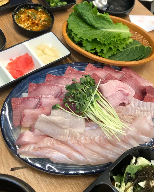 싱싱한 활어회의 향연