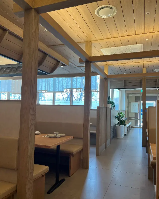 진진만두 서울시청점의 깔끔하고 정갈한 인테리어