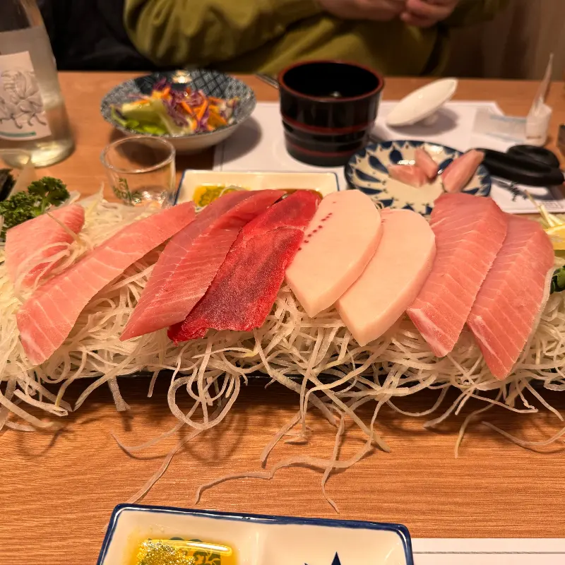 눈으로 즐기는 아름다운 참치회