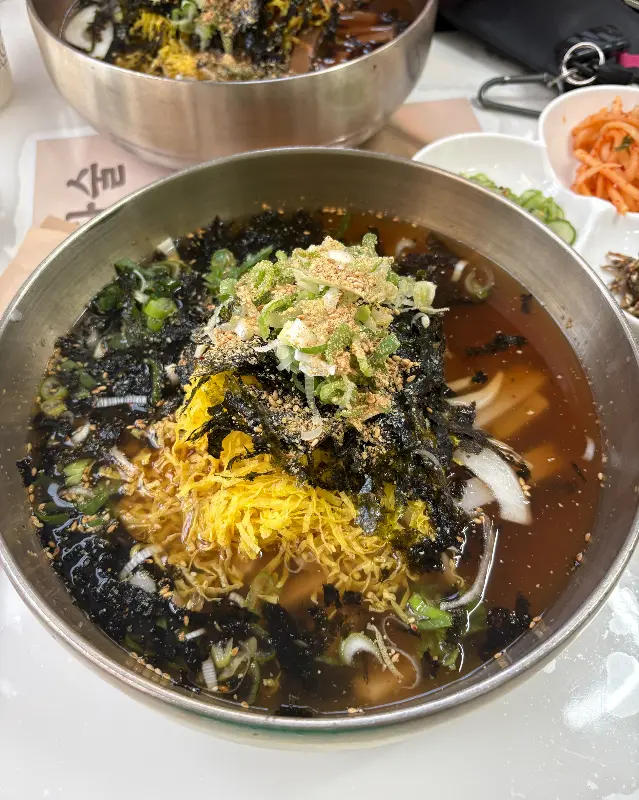 메밀 온국수 한 상 차림