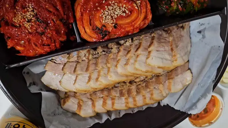 보쌈과 김치의 환상적인 비주얼