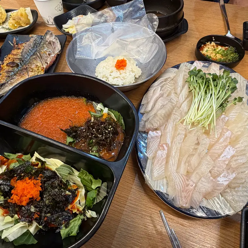 싱싱한 활어회 한 상 차림