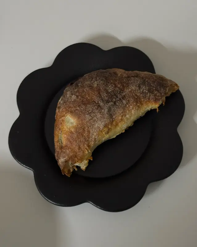 접시에 담긴 포카치아