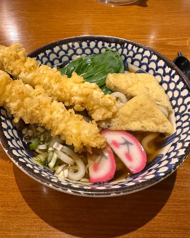 따뜻한 국물이 일품인 우동