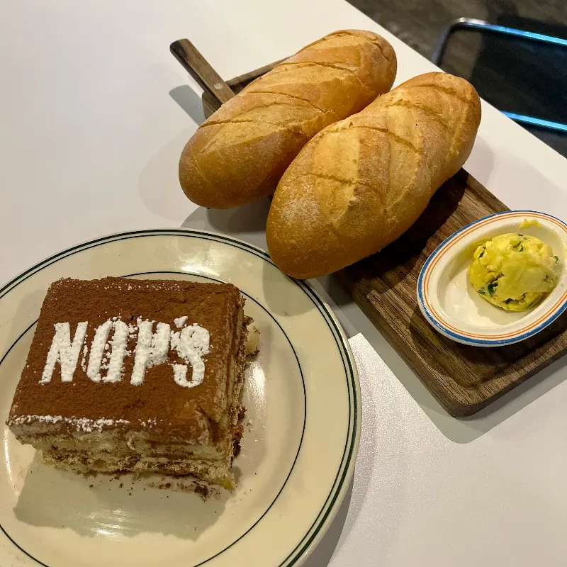 디저트와 식전빵